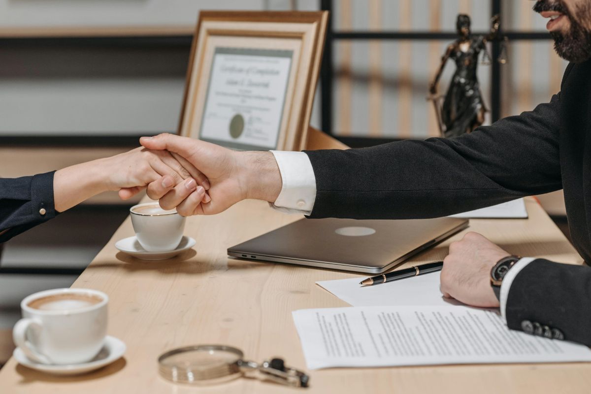Asesoramiento legal básico para particulares y empresas