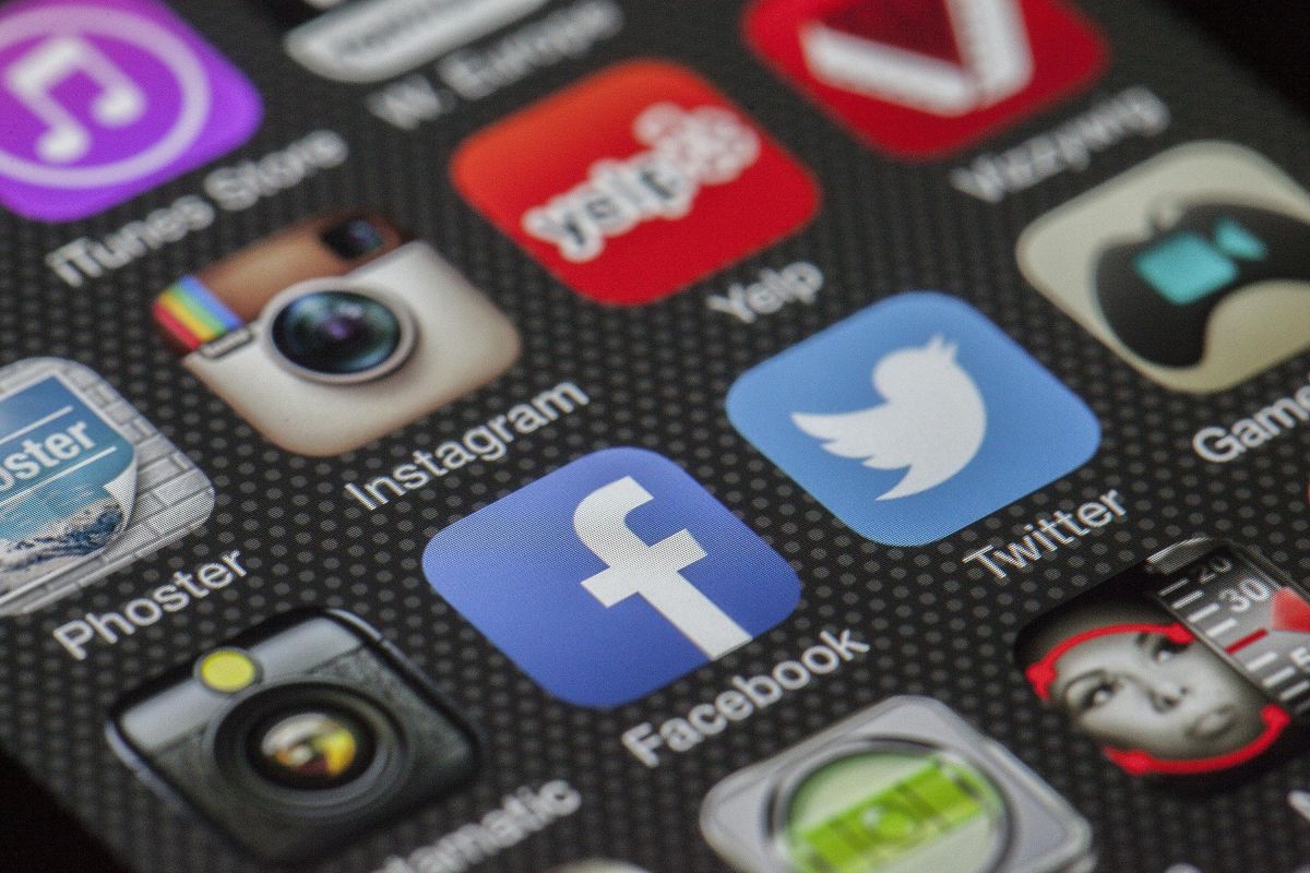 ¿Puedo demandar por difamación en redes sociales?